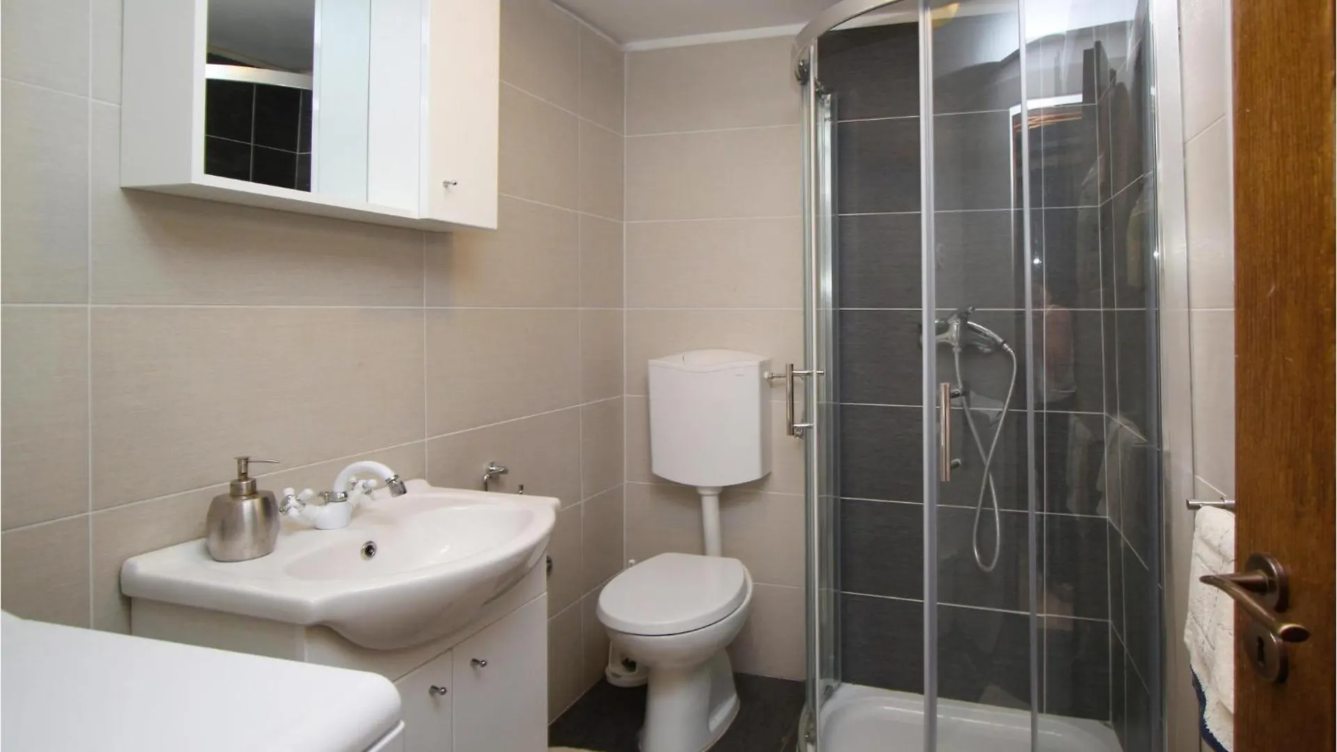 3 Bedroom Nice Home In Prhati Hırvatistan