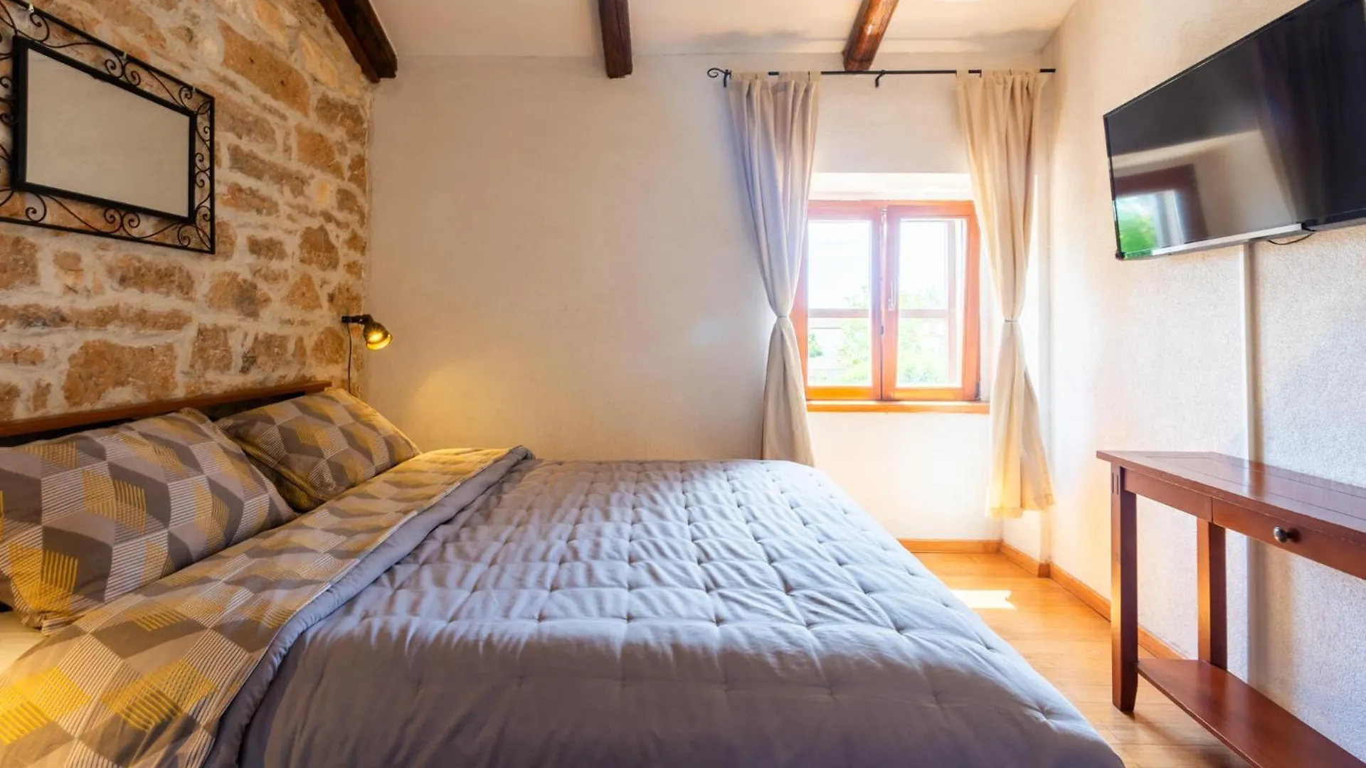 3 Bedroom Nice Home In Prhati 0*,  Croazia