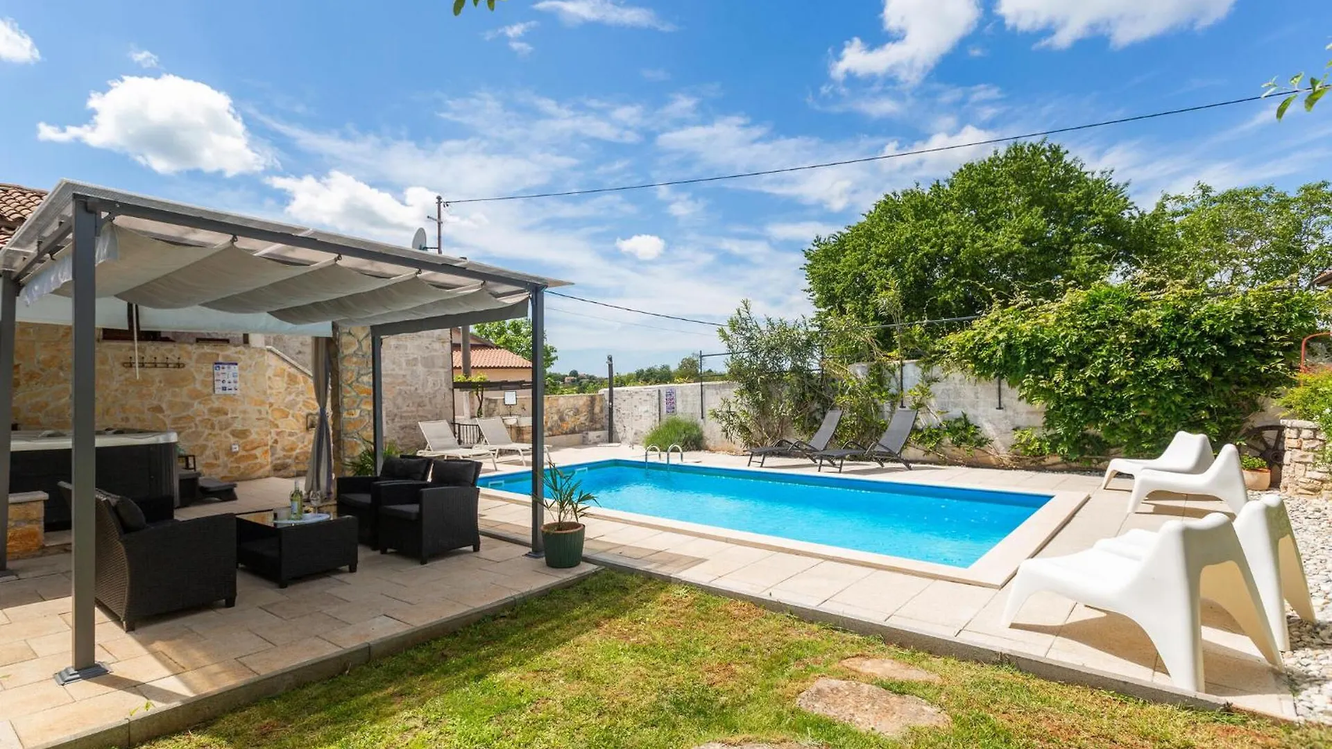 3 Bedroom Nice Home In Prhati Croazia